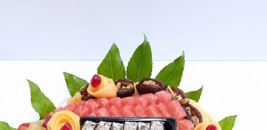 במקום זר פרחים – חשבו על הזמנת מגשי פירות